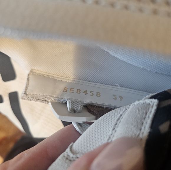 Fendi Flow Low-Top Sneakers - Picture 8 of 9